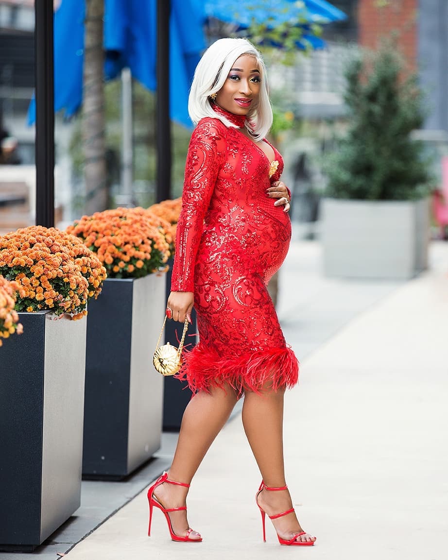 30+ stylish Aso Ebi styles for pregnant women: Flaunt your baby bump in  style 