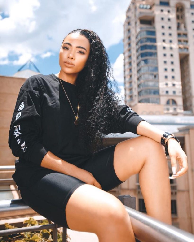 How Amanda du Pont Makes Sweatpants and Biker Shorts Look Chic: A ...