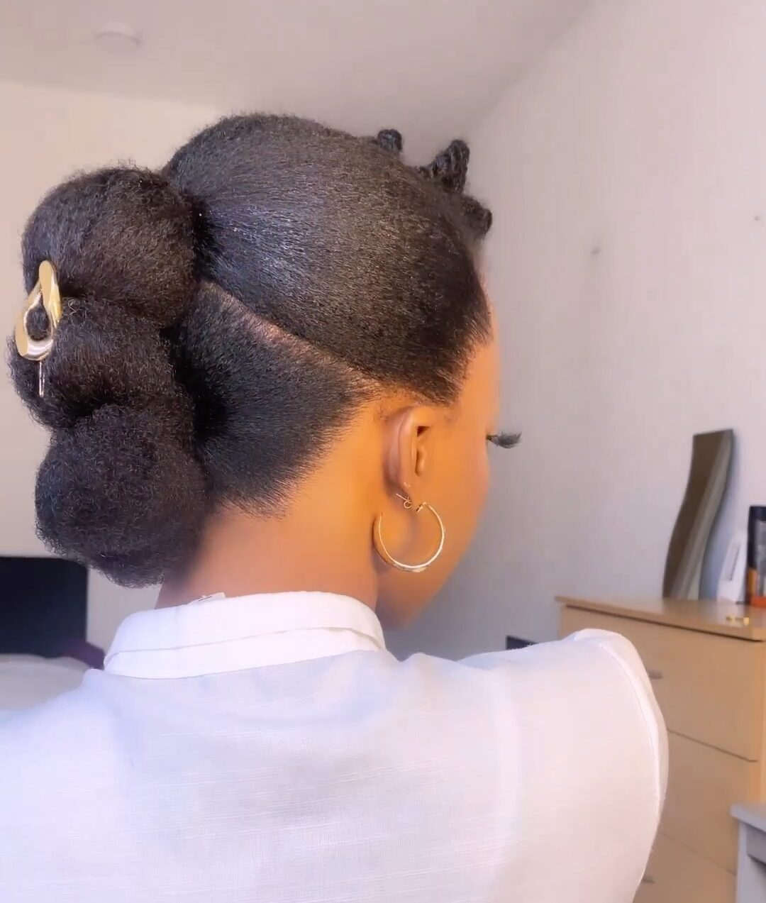 Simple DIY Hairstyling Tutorial For Classy #BellaStylistas With Natural  Afro Hair, WATCH